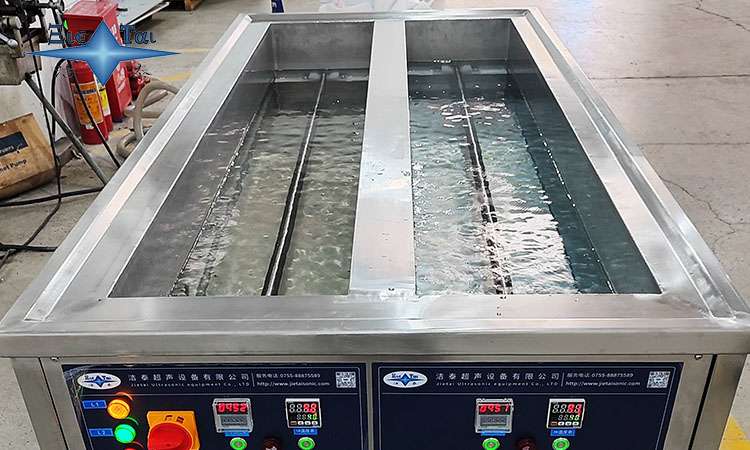 超聲波清洗機(jī)的水泵選擇：類型、特性與應(yīng)用指南